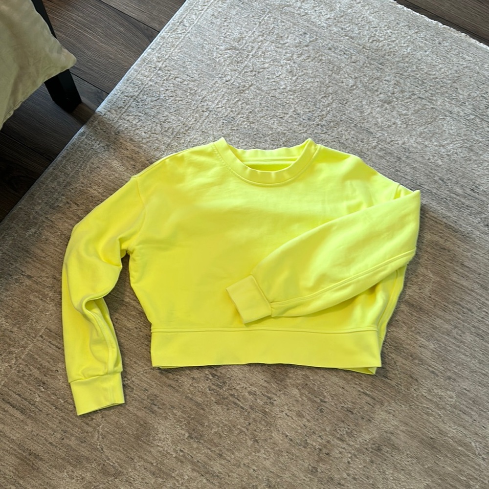 LULULEMON CROP TOP